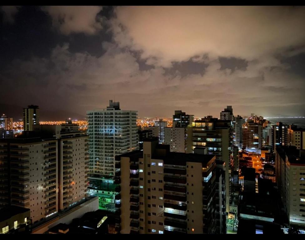  Lindo Apartamento Pé na Areia