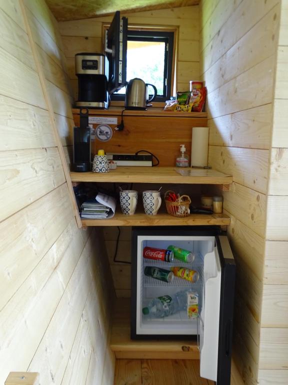 Kuchyň nebo kuchyňský kout v ubytování LOGIS LAS CROZAS La Poupe