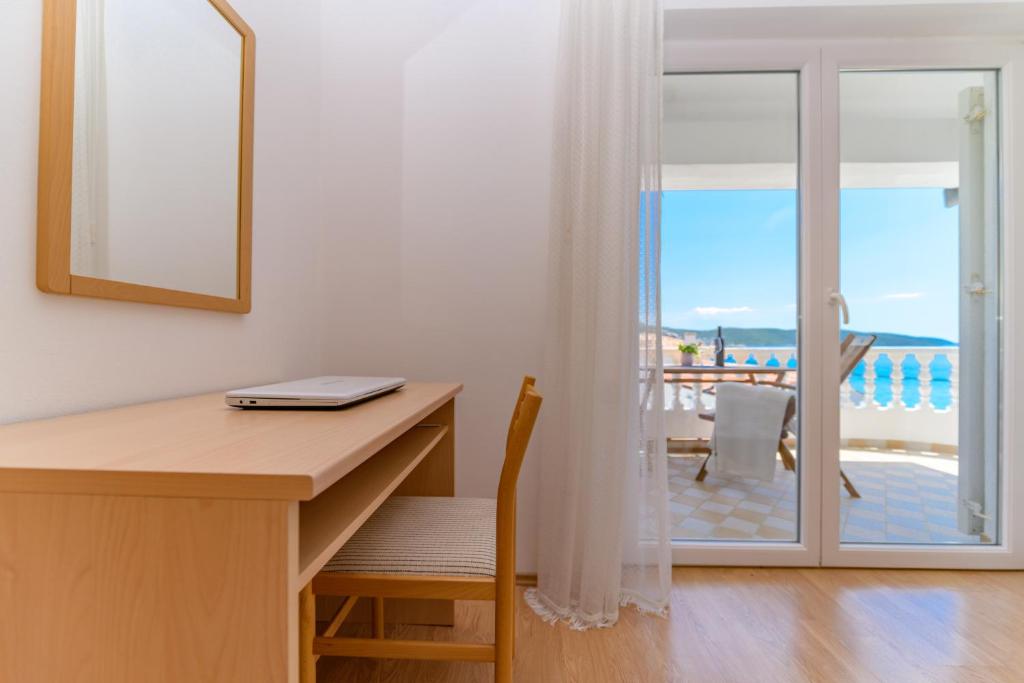 Nespecifikovaný výhled na moře nebo výhled na moře při pohledu z apartmánu