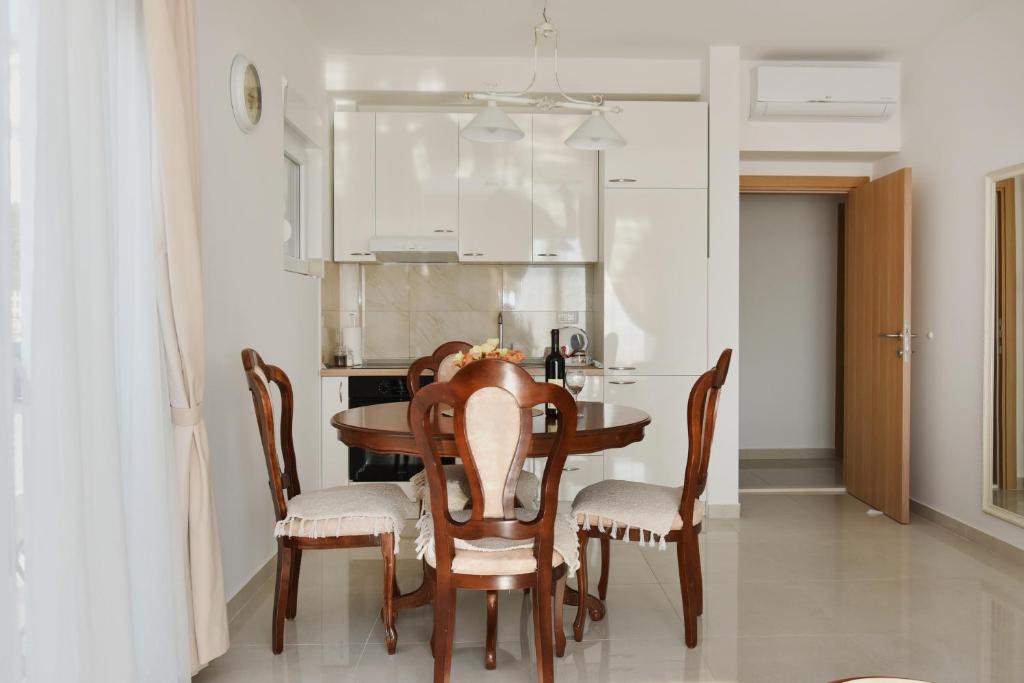 Fotografie z fotogalerie ubytování Villa Julia v destinaci Baošići