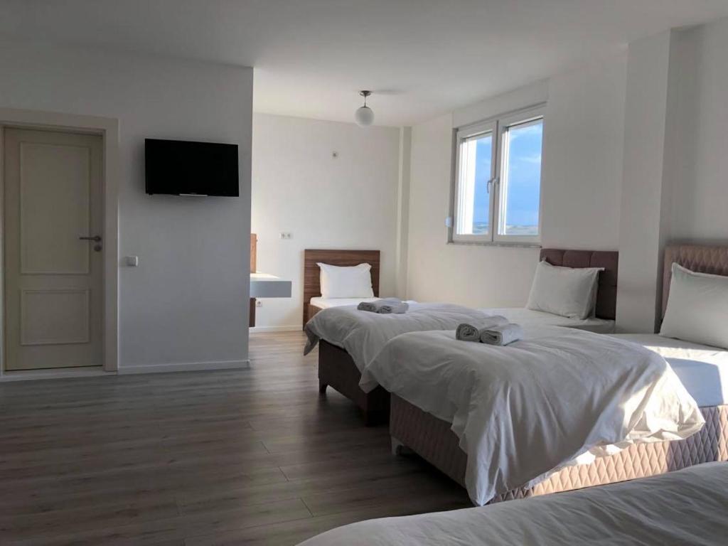 Hotel Dardani - Standard Family Room