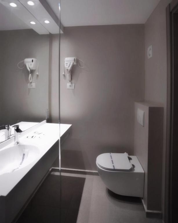 Koupelna v ubytování Hotel Opal