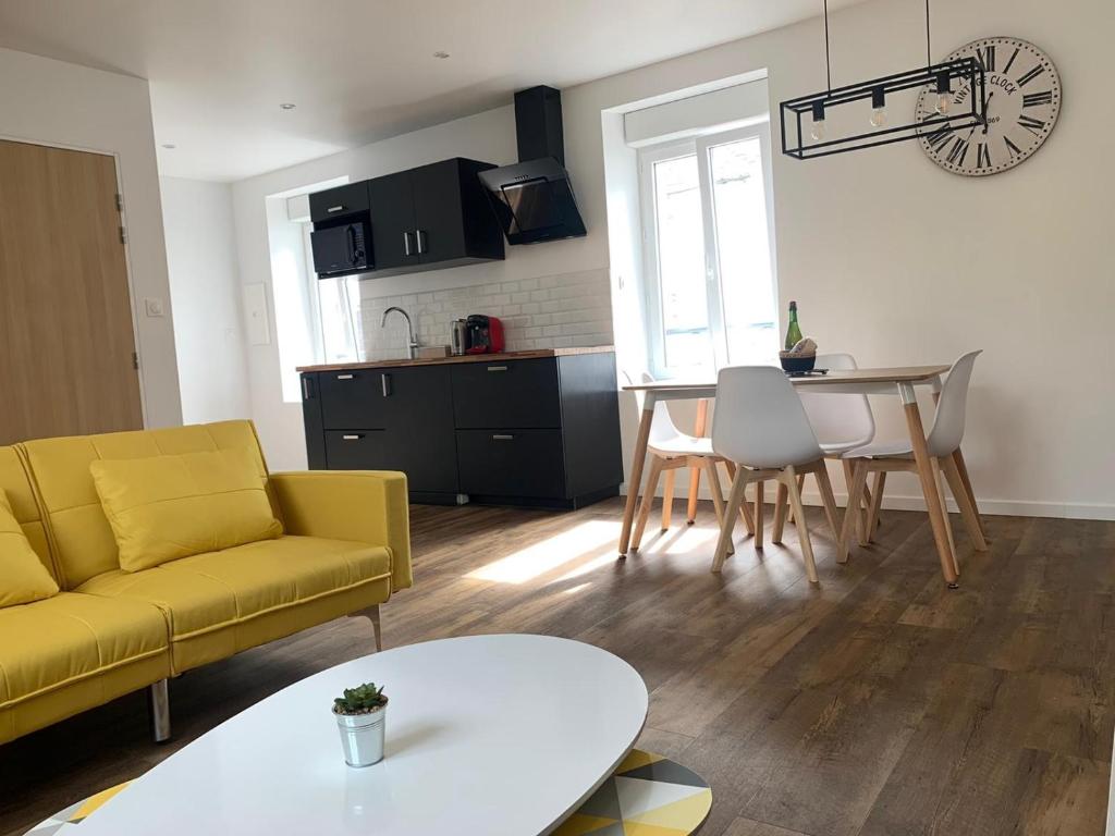 Η κουζίνα ή μικρή κουζίνα στο Appartement calme et chaleureux