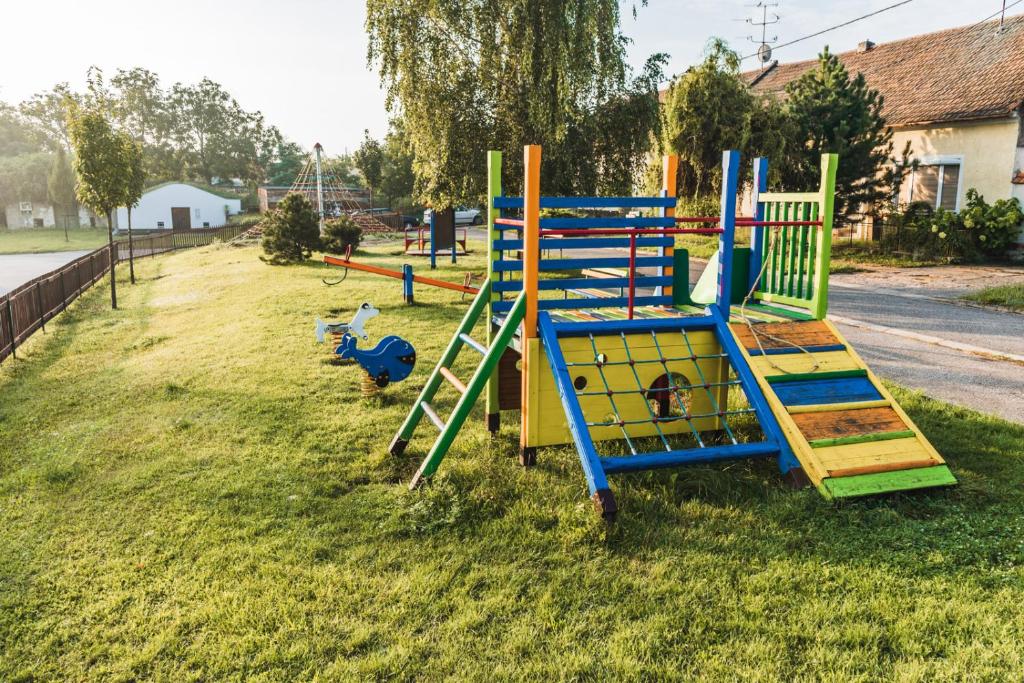 Herní místnost nebo prostor pro děti v ubytování Apartmány Pulgary