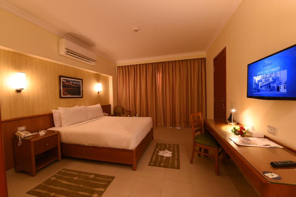 TV a/nebo společenská místnost v ubytování The Grand Plaza Hotel Smouha