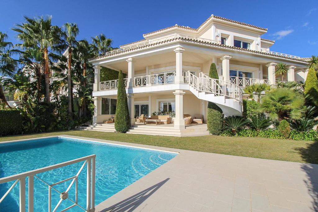 Villa Versace, Marbella, Spain - Booking.com
