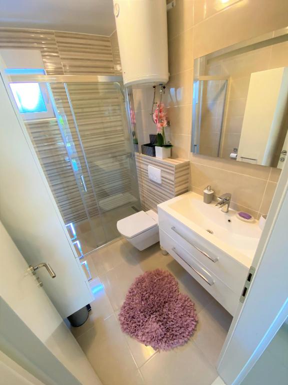 Kúpeľňa v ubytovaní Lux Apartment Sea Shell with jacuzzi