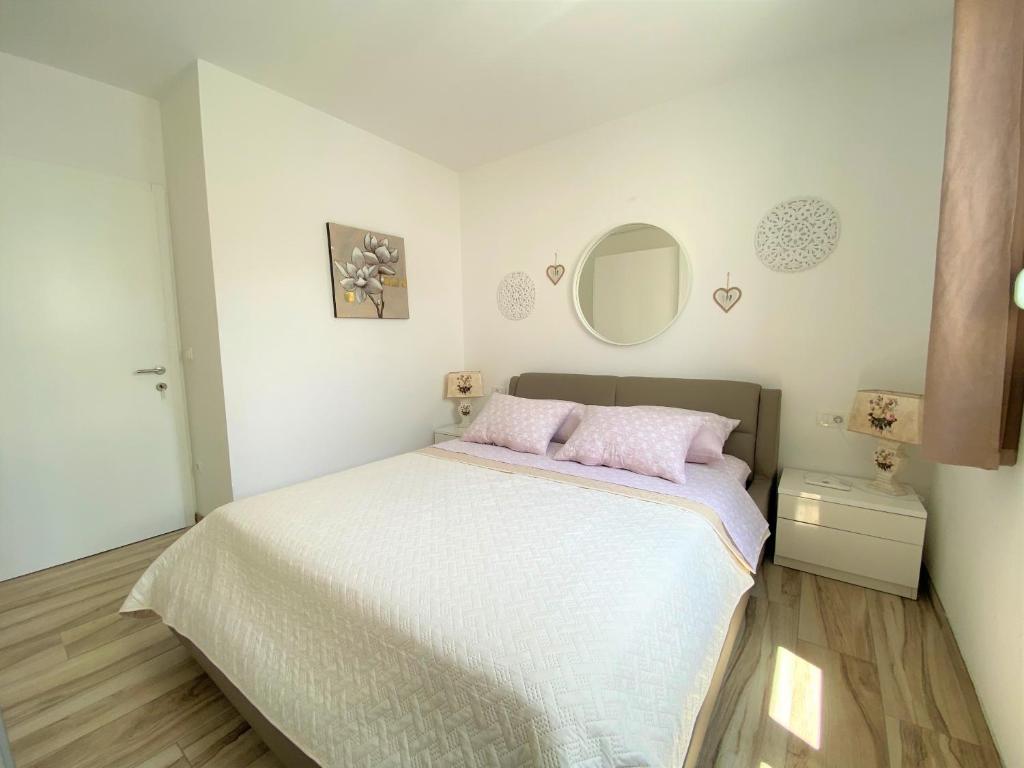 Posteľ alebo postele v izbe v ubytovaní Lux Apartment Sea Shell with jacuzzi