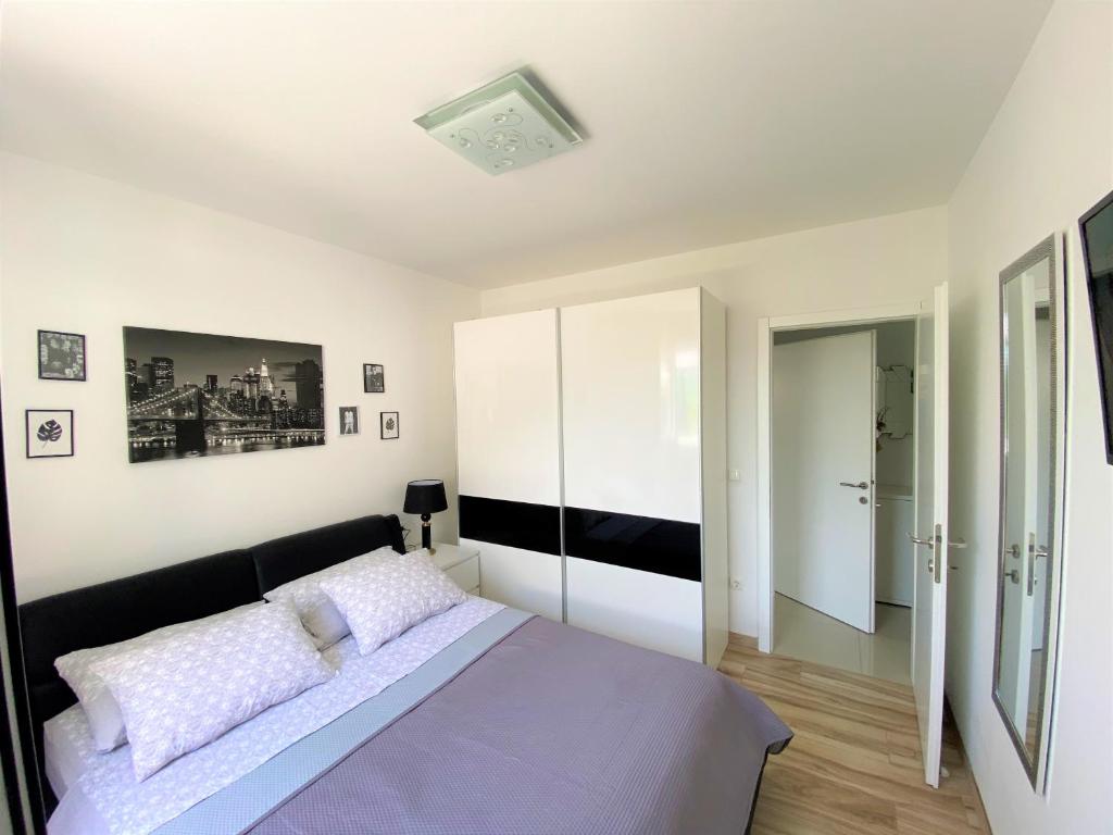 Posteľ alebo postele v izbe v ubytovaní Lux Apartment Sea Shell with jacuzzi