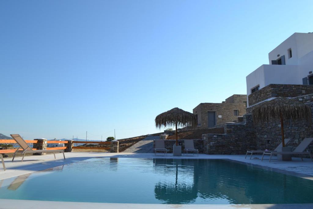 Bazén v ubytování Krotiri View Paros nebo v jeho okolí
