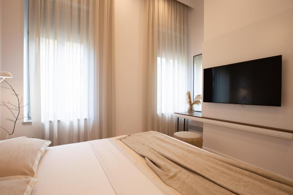 Plaza Apartments - 18