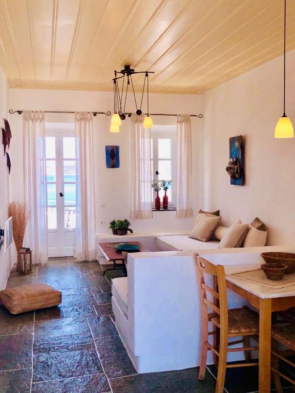 Posezení v ubytování Niriedes Hotel