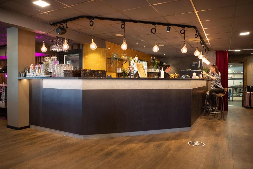 Лаундж или бар в Gylle Hotell & Restaurang Brödernas