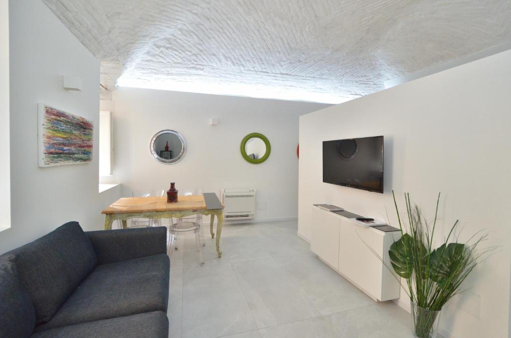A television and/or entertainment centre at ELEGANZA del RICCIO