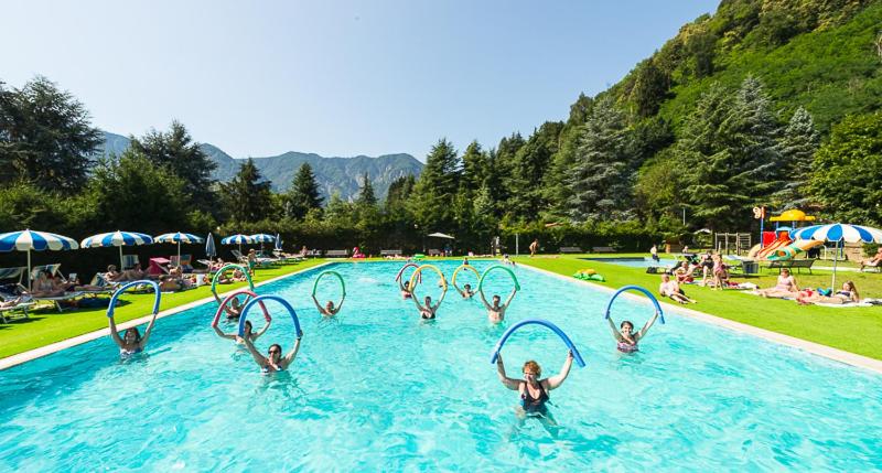 Bazén v ubytování Club del Sole Due Laghi Levico Family Collection nebo v jeho okolí