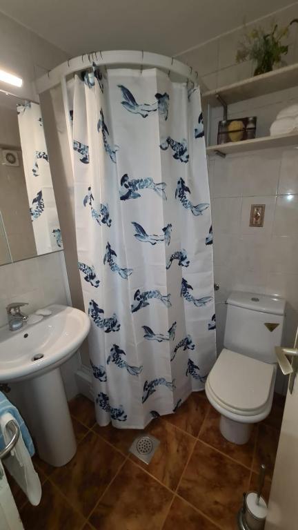 Kúpeľňa v ubytovaní Beach front AmF Holiday Home