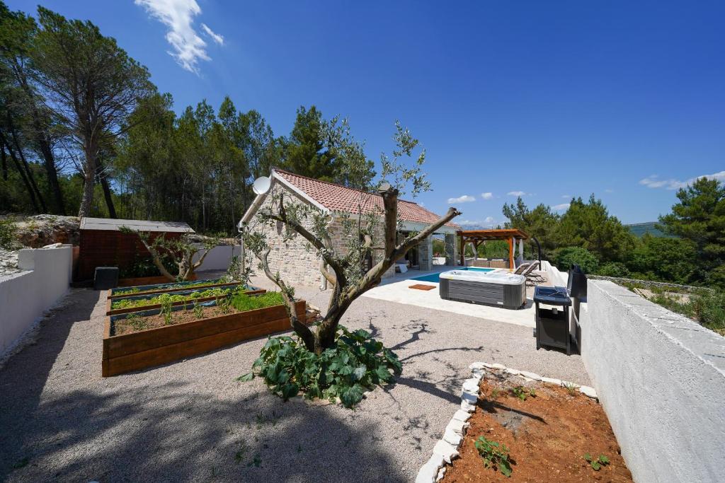 Zahrada ubytování VILLA KARLA