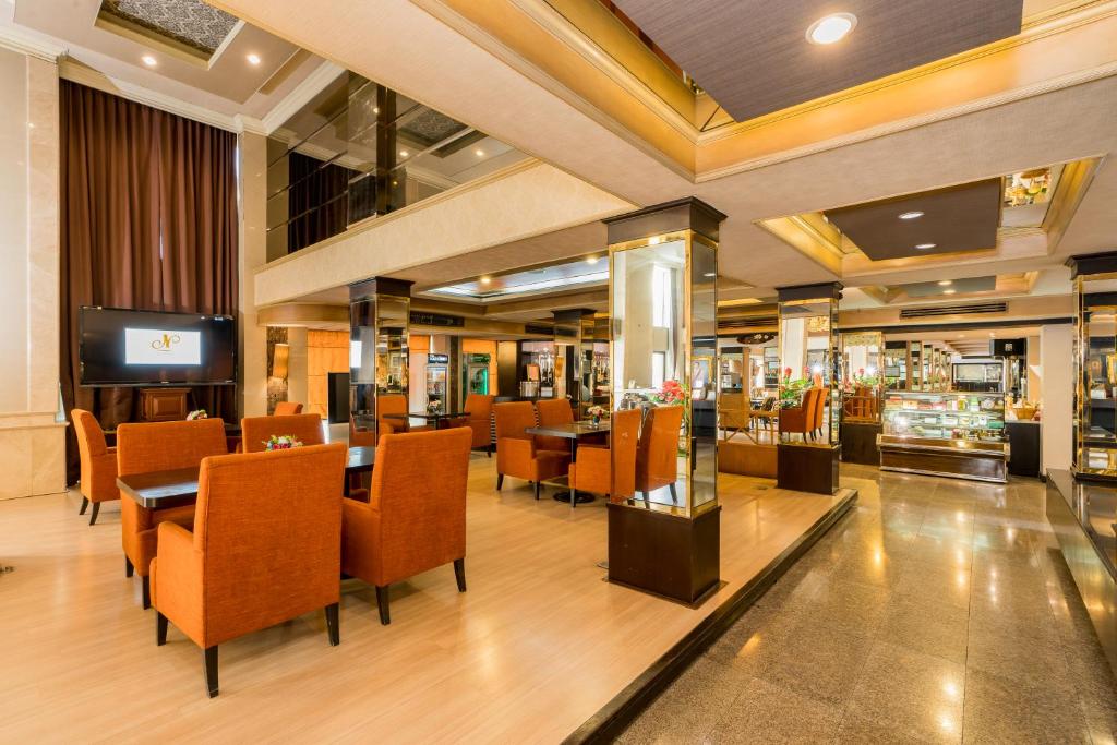 Posezení v ubytování Niran Grand Hotel