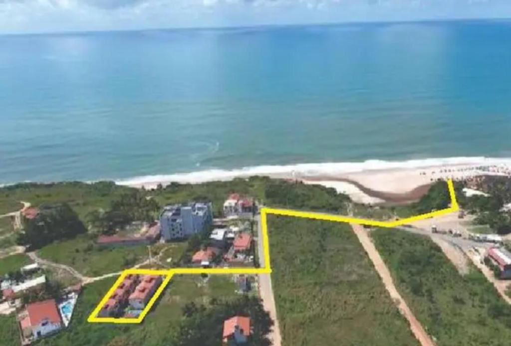  Casa completa com piscina e área de laser completa na praia BELA - PB
