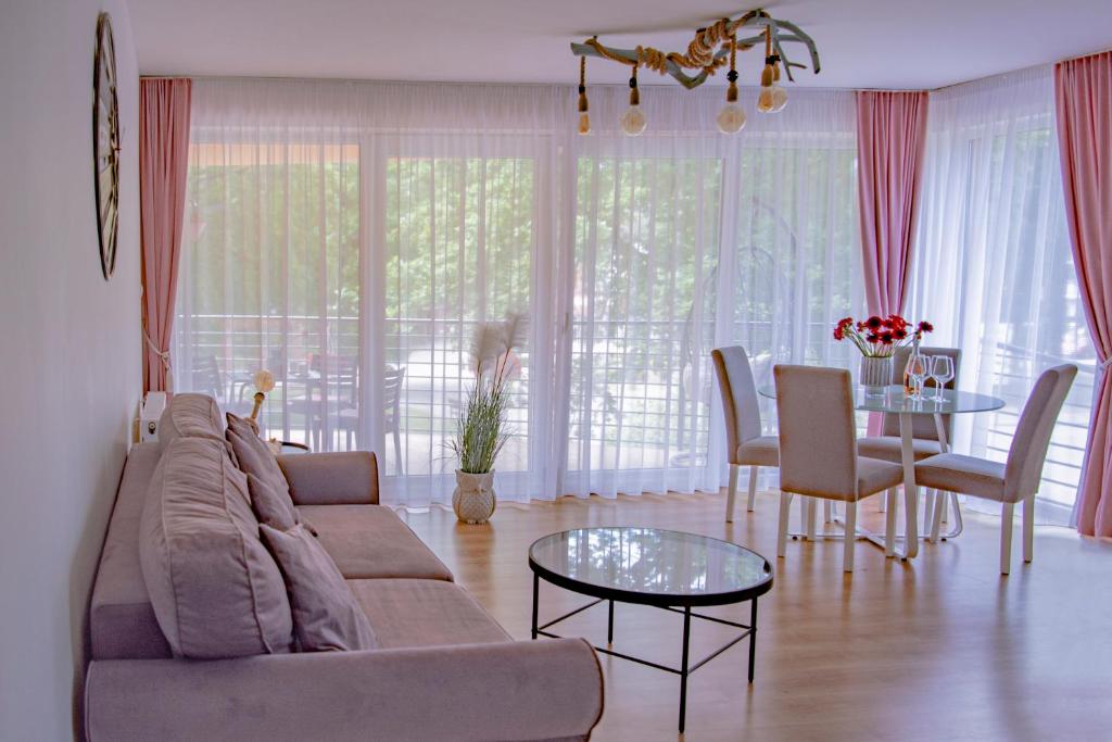 Χώρος καθιστικού στο Apartamenty Kornel