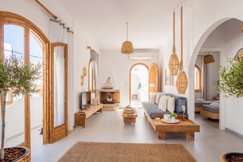 Posedenie v ubytovaní Sandy's Cycladic Style Apartment