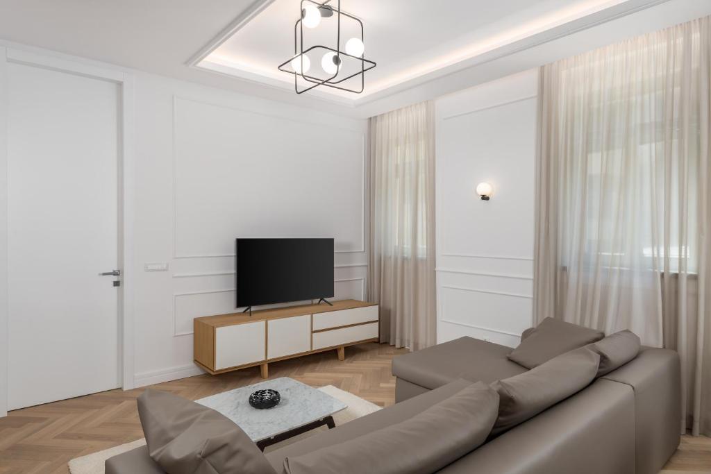 Plaza Apartments - 2