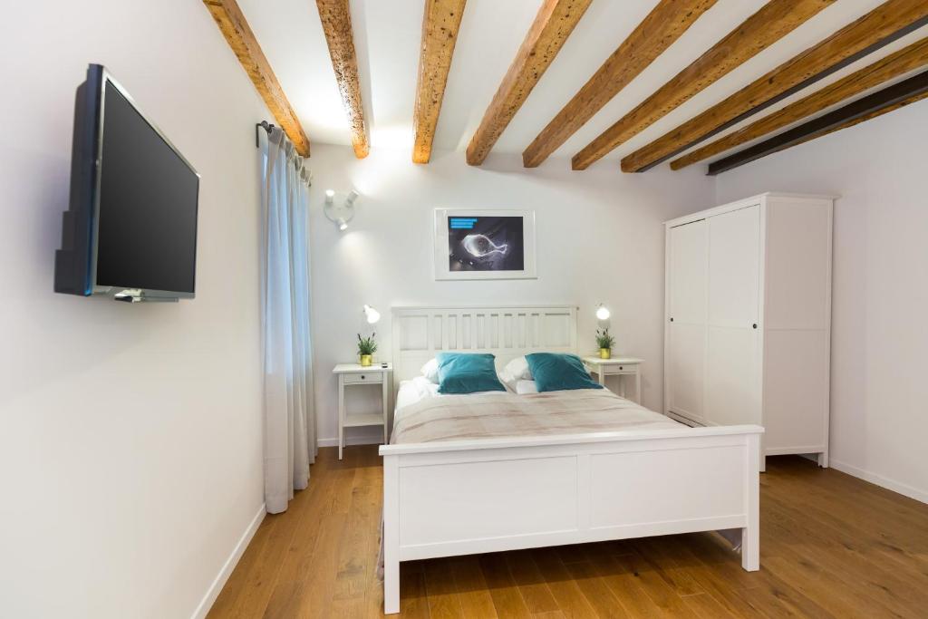 Cozy Montalbano Studios by Irundo - 16