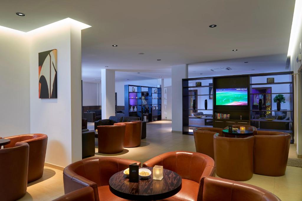TV a/nebo společenská místnost v ubytování Melia Dunas Beach Resort & Spa - All Inclusive