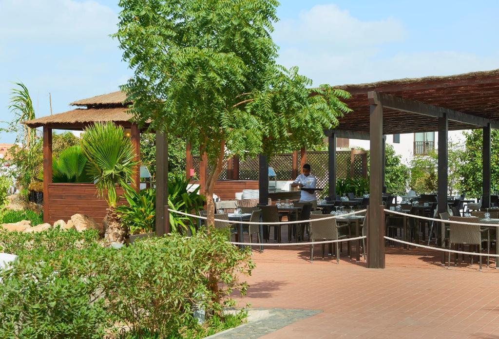 Restaurace v ubytování Melia Dunas Beach Resort & Spa - All Inclusive