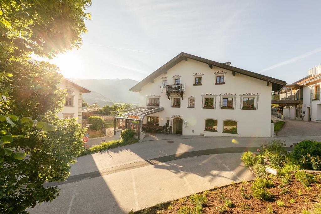 Nespecifikovaný výhled na hory nebo výhled na hory při pohledu z hotelu