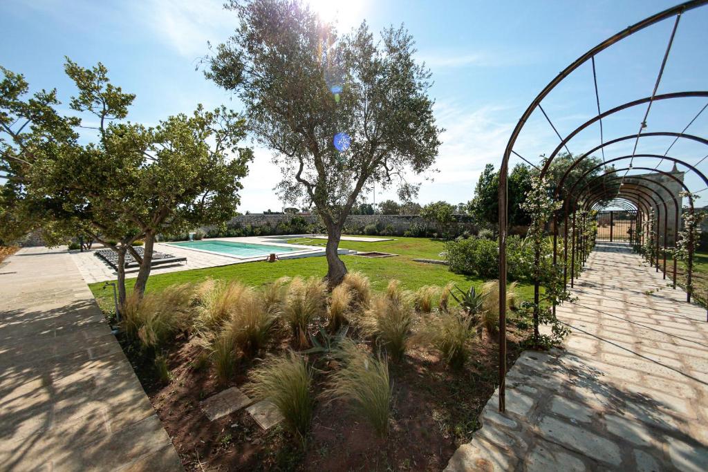 The swimming pool at or close to Masseria Francescani