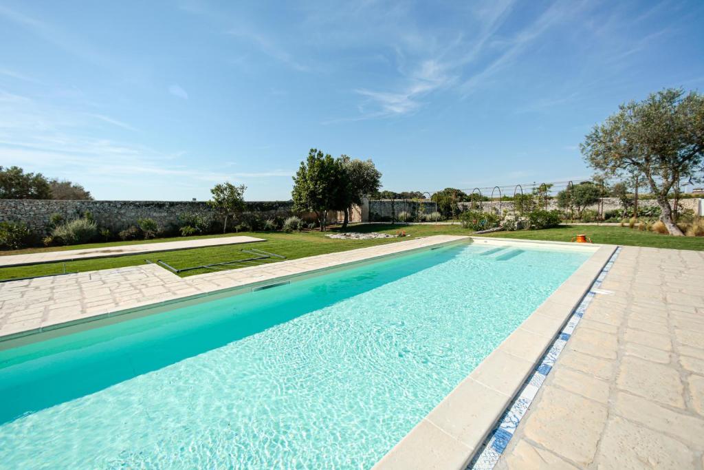 The swimming pool at or close to Masseria Francescani
