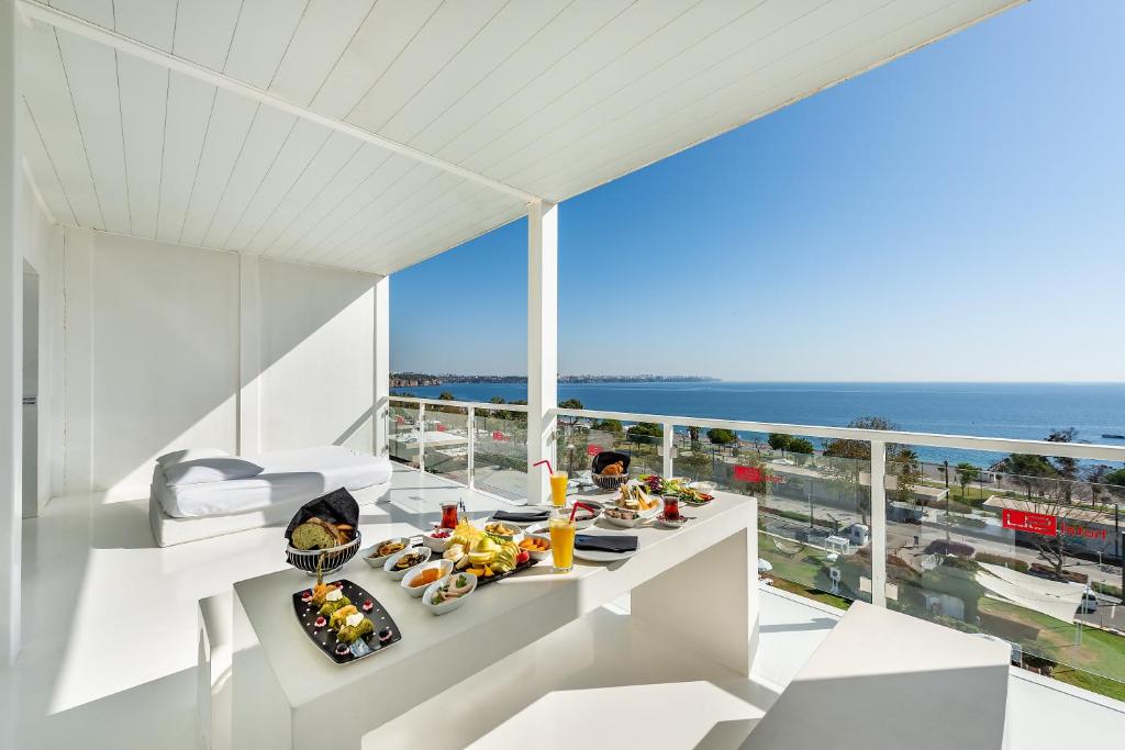 海景或在酒店看到的海景