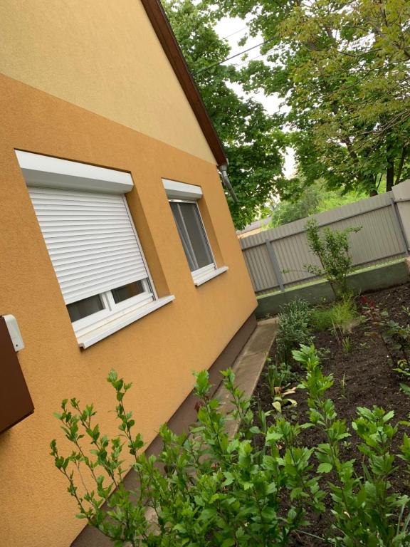 Ogród w obiekcie Eötvös Vendégház