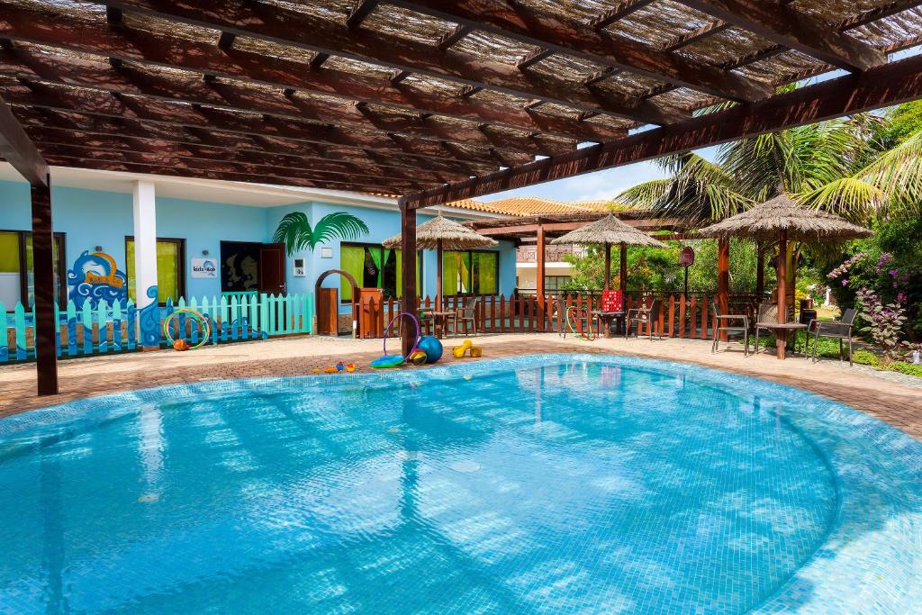 Bazén v ubytování Melia Tortuga Beach - All Inclusive nebo v jeho okolí