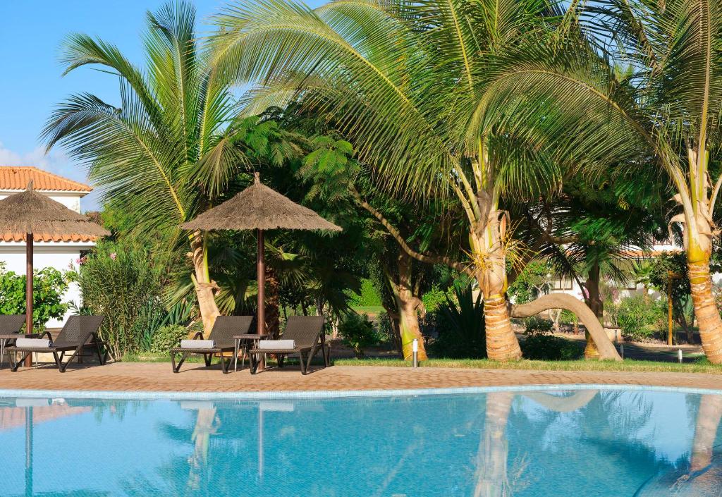 Bazén v ubytování Melia Tortuga Beach - All Inclusive nebo v jeho okolí
