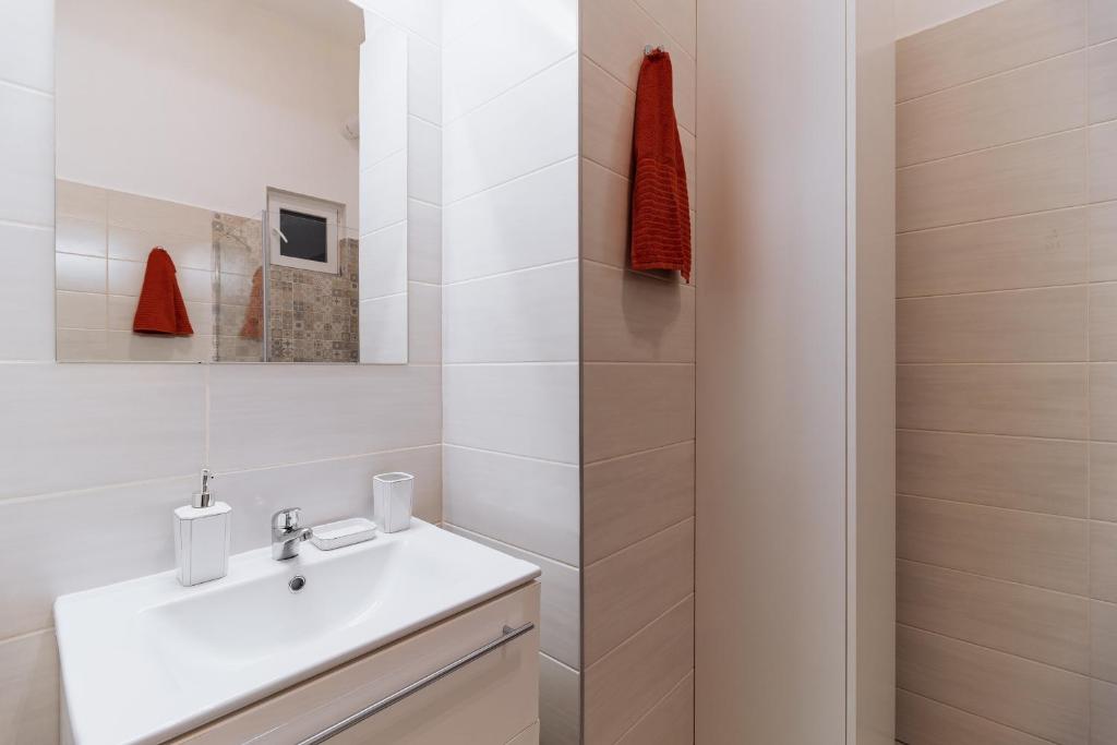 Koupelna v ubytování Spacious Premium Apartment by Buda Castle District