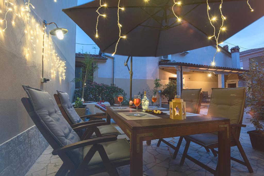 Mimoza Old Town Pula Apartments - 19