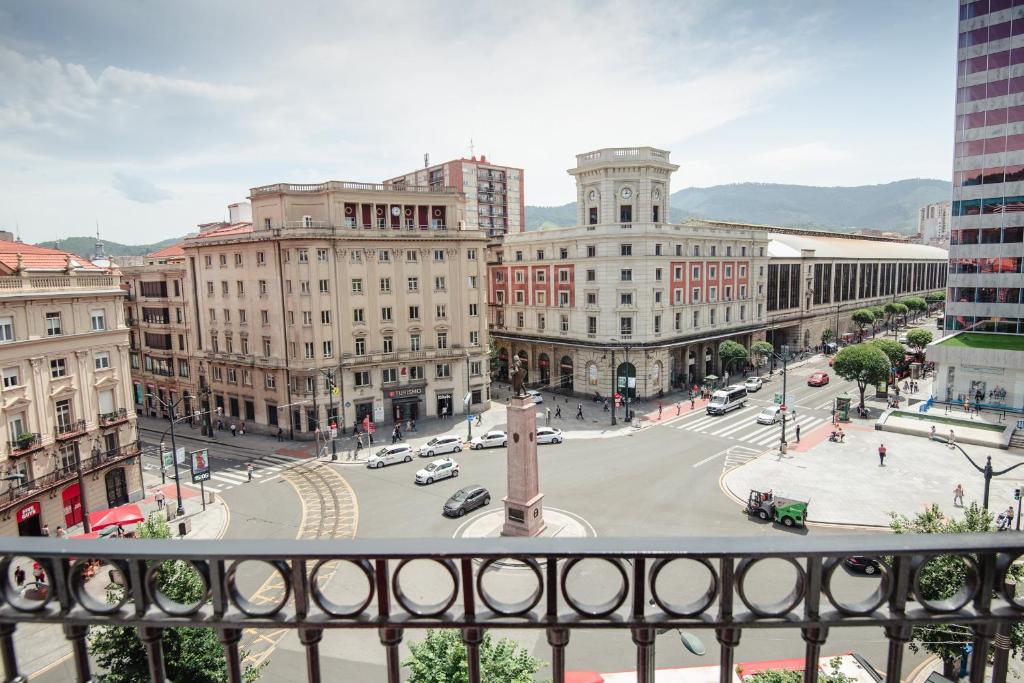 Nespecifikovaný výhled na destinaci Bilbao nebo výhled na město při pohledu z hostelu