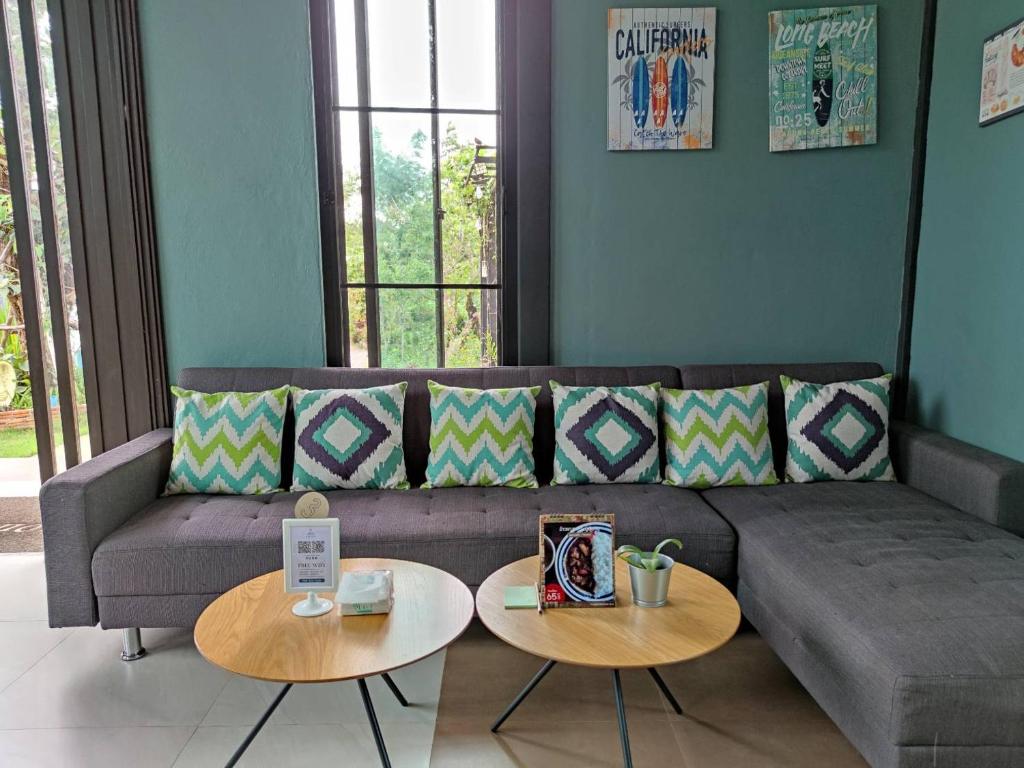 Posezení v ubytování Morinaka Craftfe & Poshtel