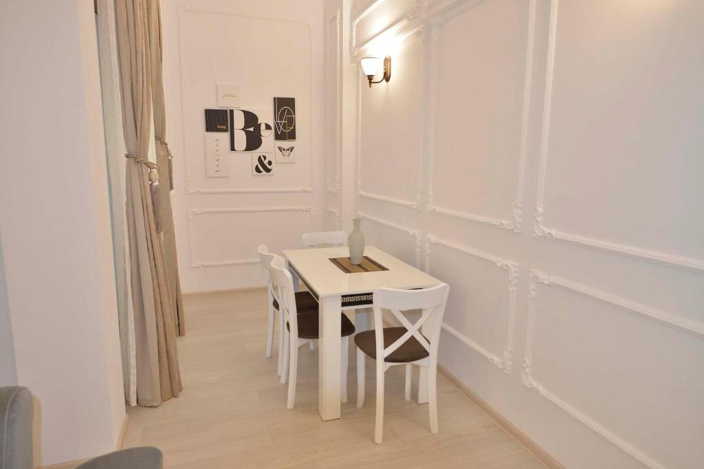 AMADEUS RESIDENCE - One-Bedroom Apartment