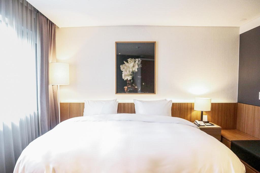 Eden Paradise Hotel - Superior Hollywood Garden