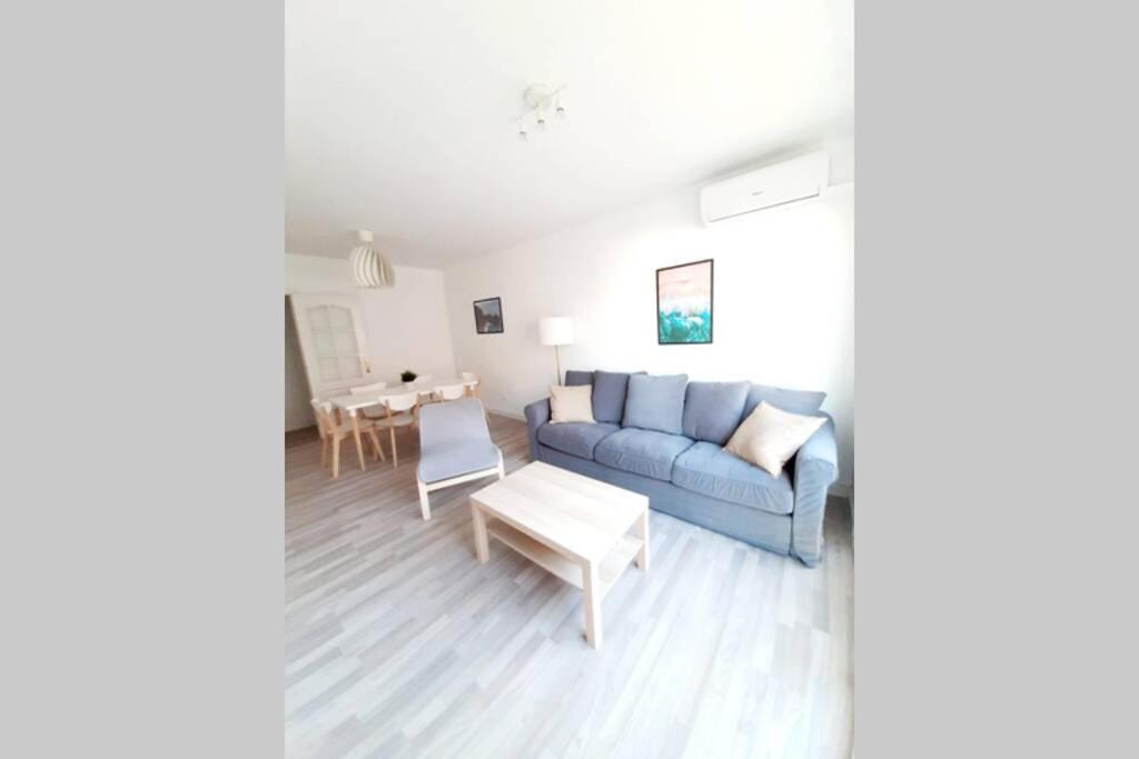 Posedenie v ubytovaní Apartamento con Solarium by DV Properties #P5H3