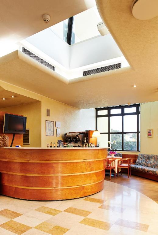 TV a/nebo společenská místnost v ubytování Primhotel