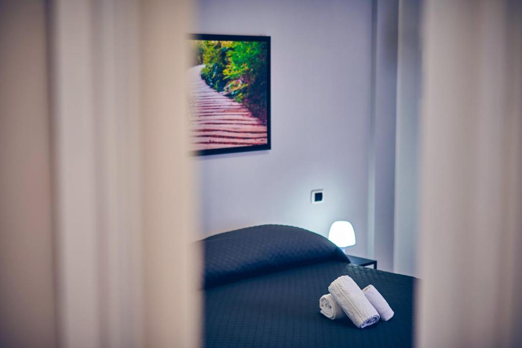 Travelershome 7Metri GuestHouse - Triple Room With Private External Bathroom