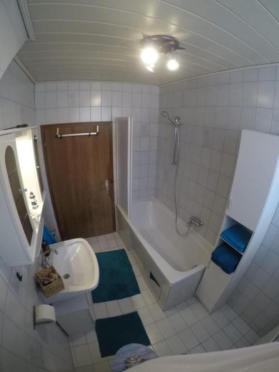 Koupelna v ubytování Ferienwohnung Am Sonnenweg