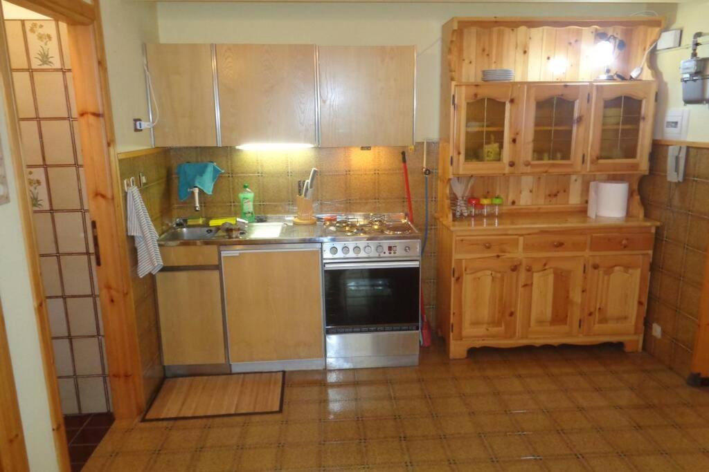 Kuchyň nebo kuchyňský kout v ubytování Intero appartamento in stile montagna
