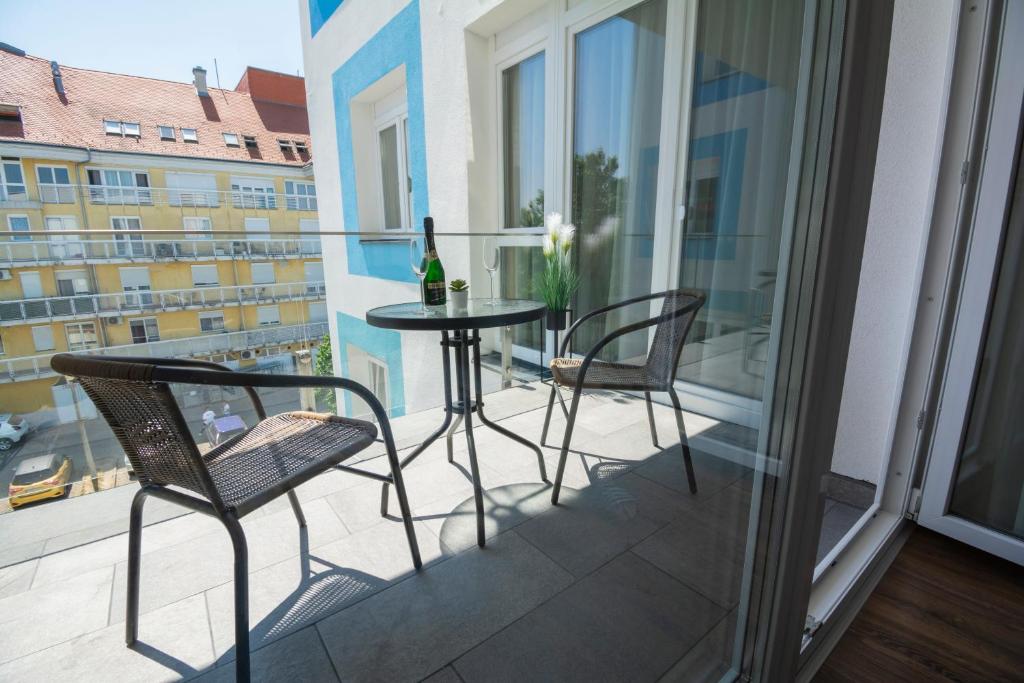 Balkón alebo terasa v ubytovaní ÁbraApartman