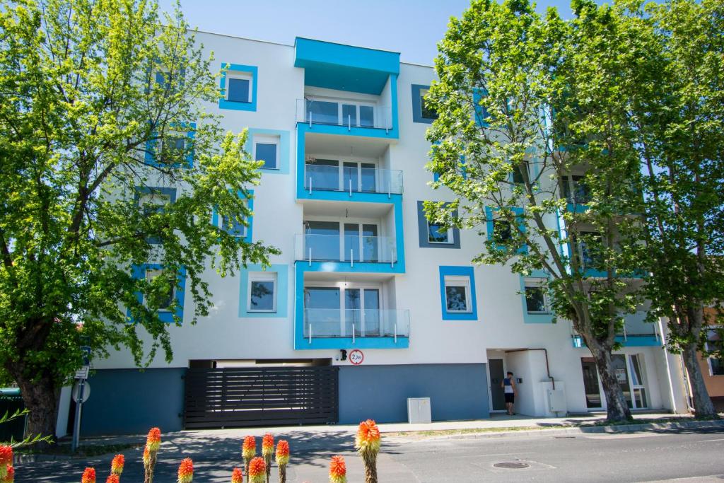Budova, v ktorej sa apartmán nachádza