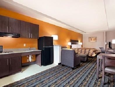 Days Inn by Wyndham Dilley - King Suite - No Fumadores